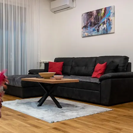 Royal Apartman Cacak Exterior photo